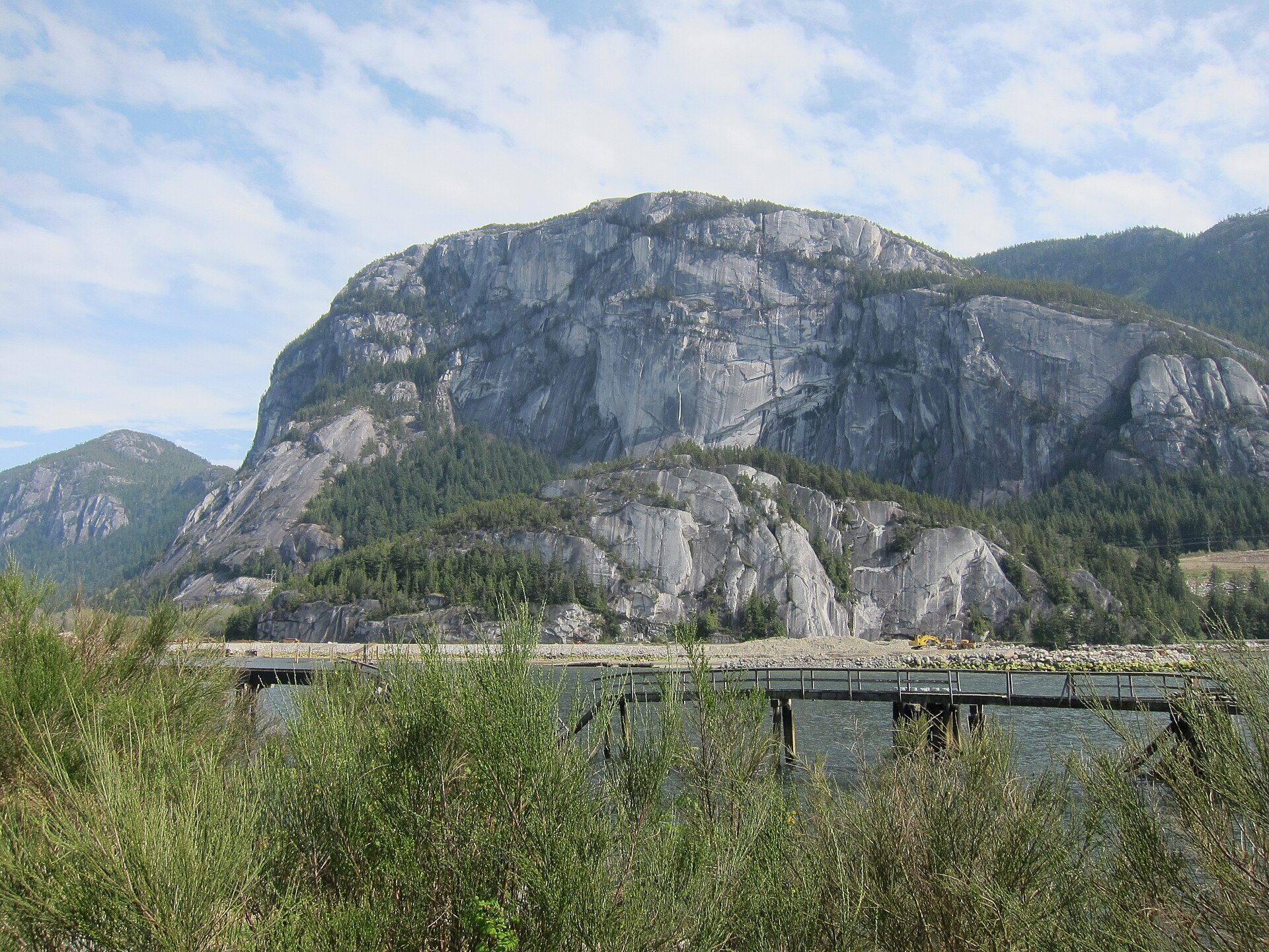 The Stawamus Chief granite cliff above Squamish